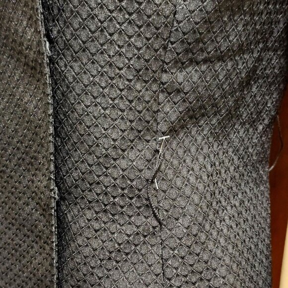 Vintage Style Textured Sleeveless Top With Oversized Collar & Button Detail In B - Picture 5 of 11